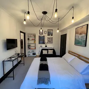 Stylish Basement Studio, With Outdoor Space Appartement