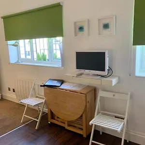 Between Piers, The Stylish Flat In Cannon Place Brighton
