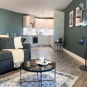Central - 5 Min Walk From Beach And Pier And Within Walking Distance Of The Train Station - Sleeps Up To 6 Guests! Brighton