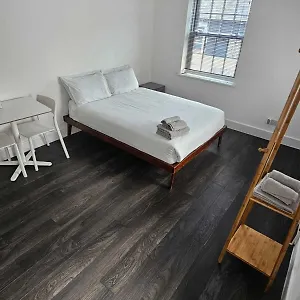 Queens Place - 3 Bedroom Brighton